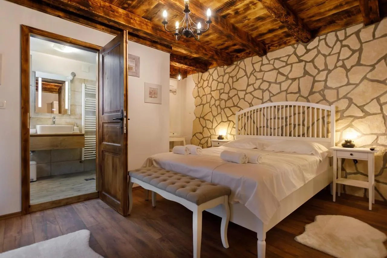 Rustic Apartment Evelin Krk Town