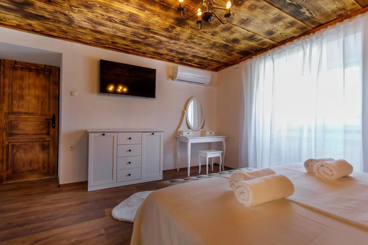 Rustic Apartment Evelin Krk Town
