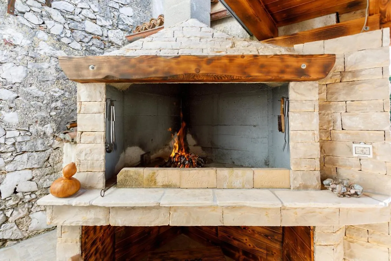Rustic Apartment Evelin Krk Town