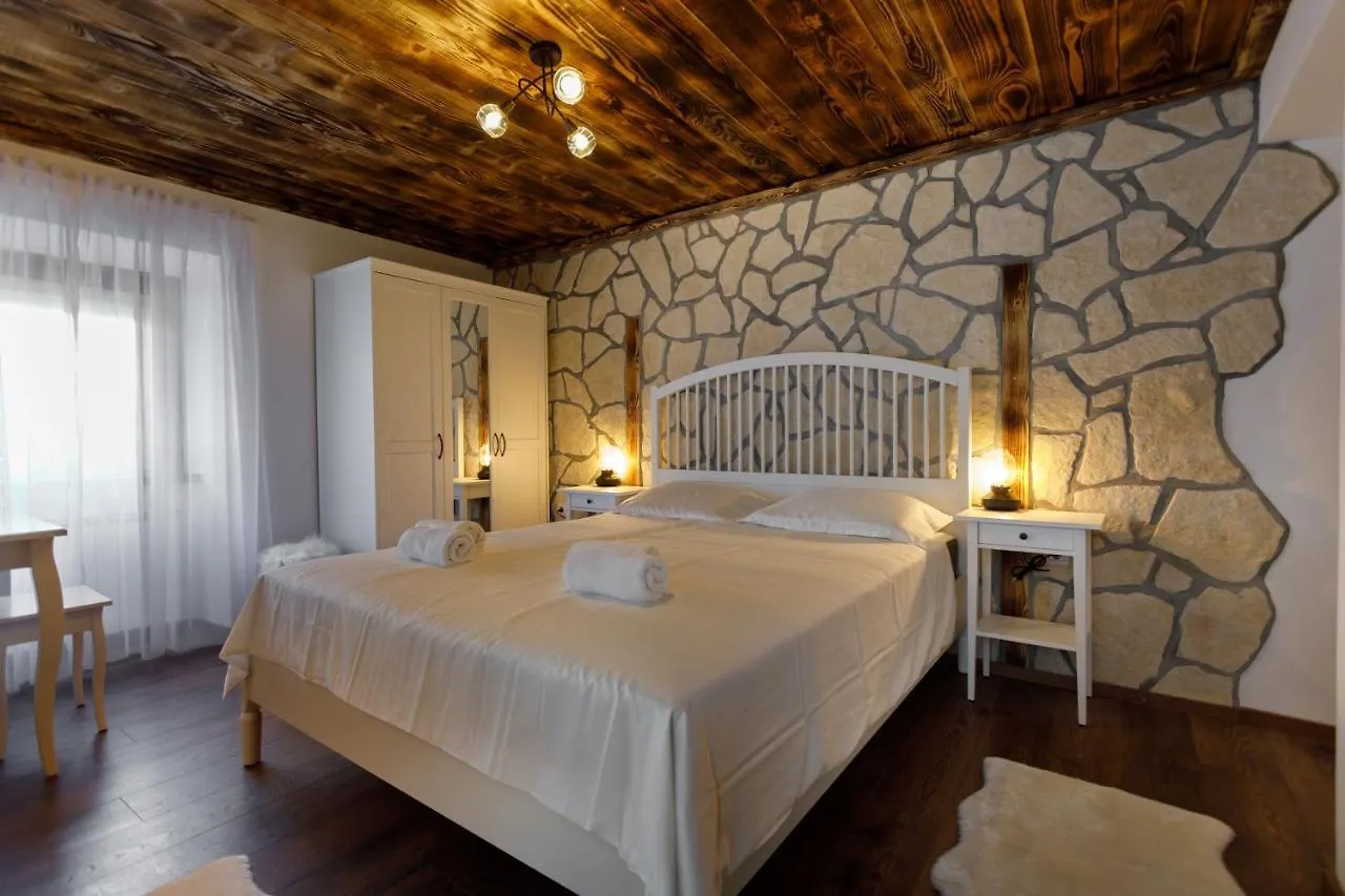 Rustic Apartment Evelin Krk Town
