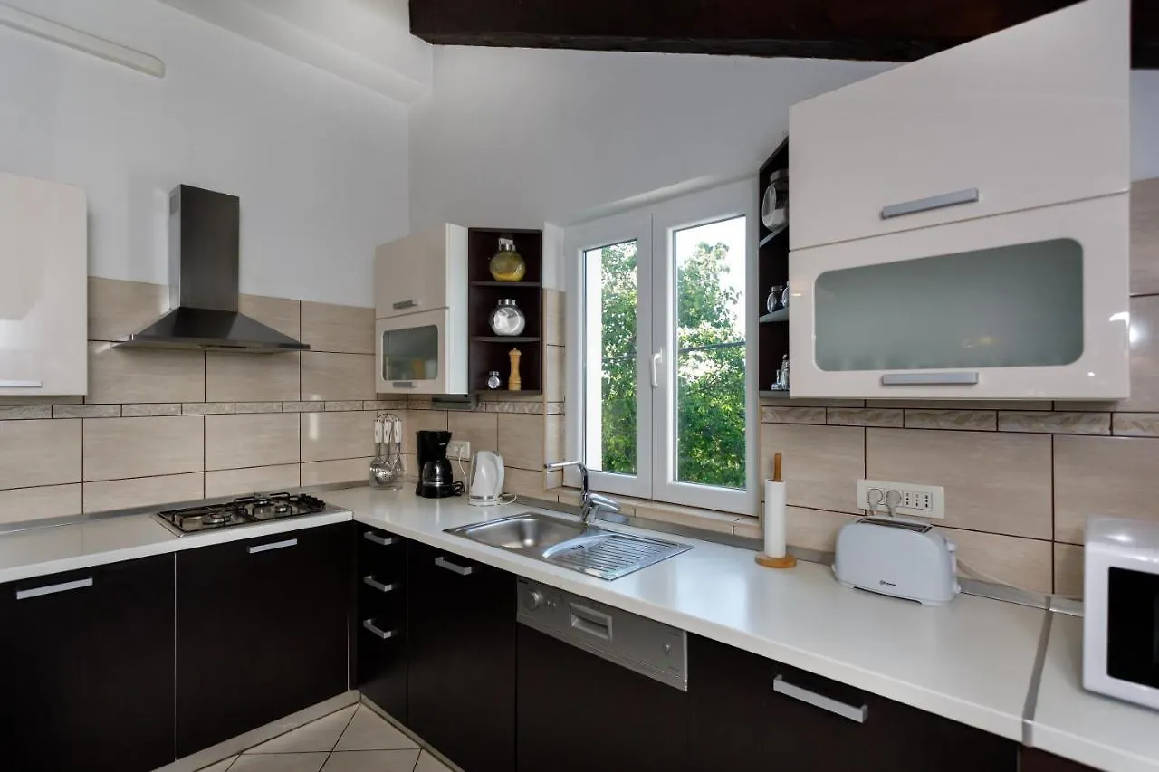 Rustic Apartment Evelin Krk Town