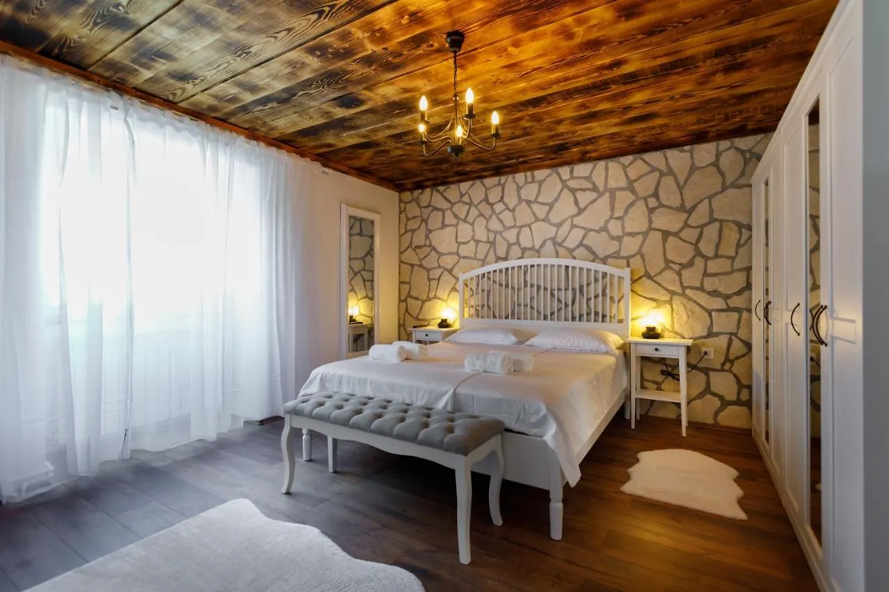 Rustic Apartment Evelin Krk Town
