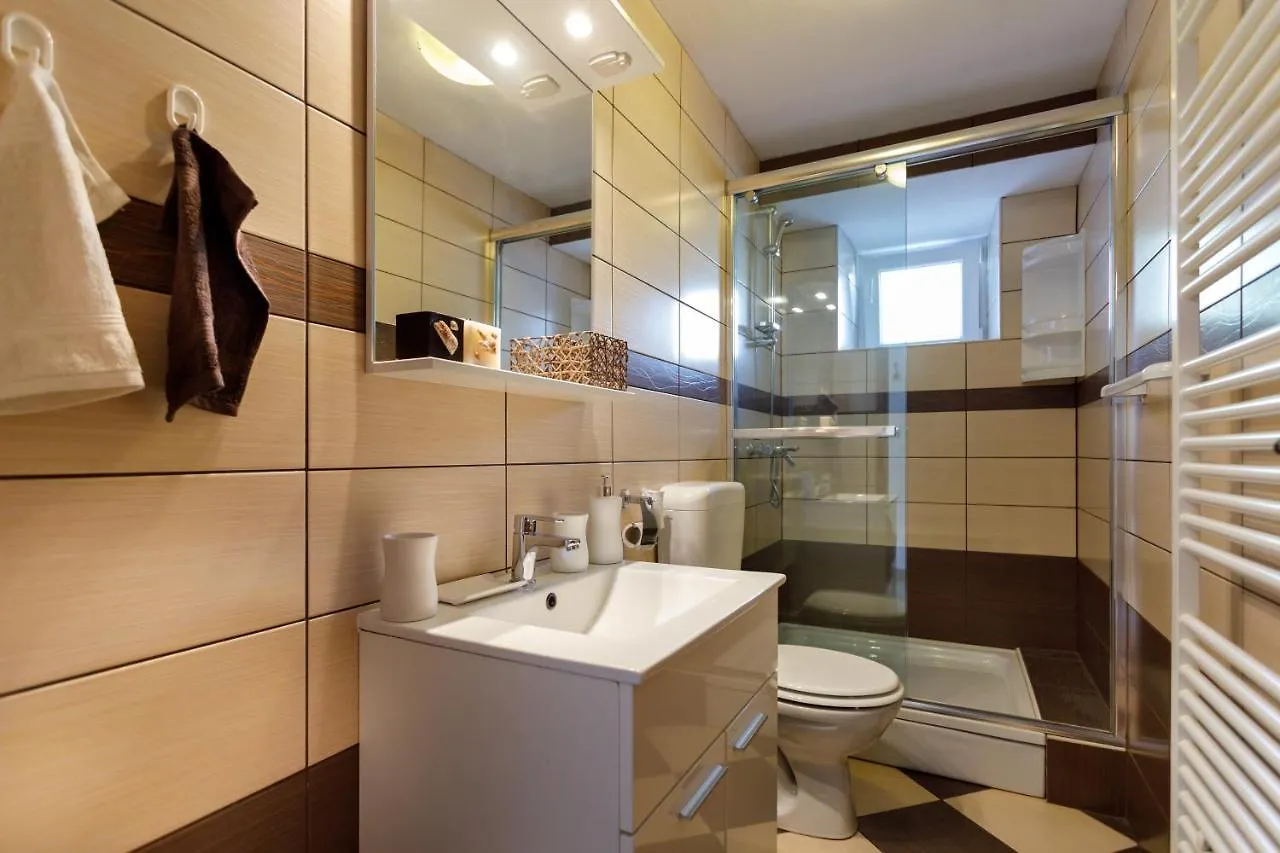 Rustic Apartment Evelin Krk Town 0*,